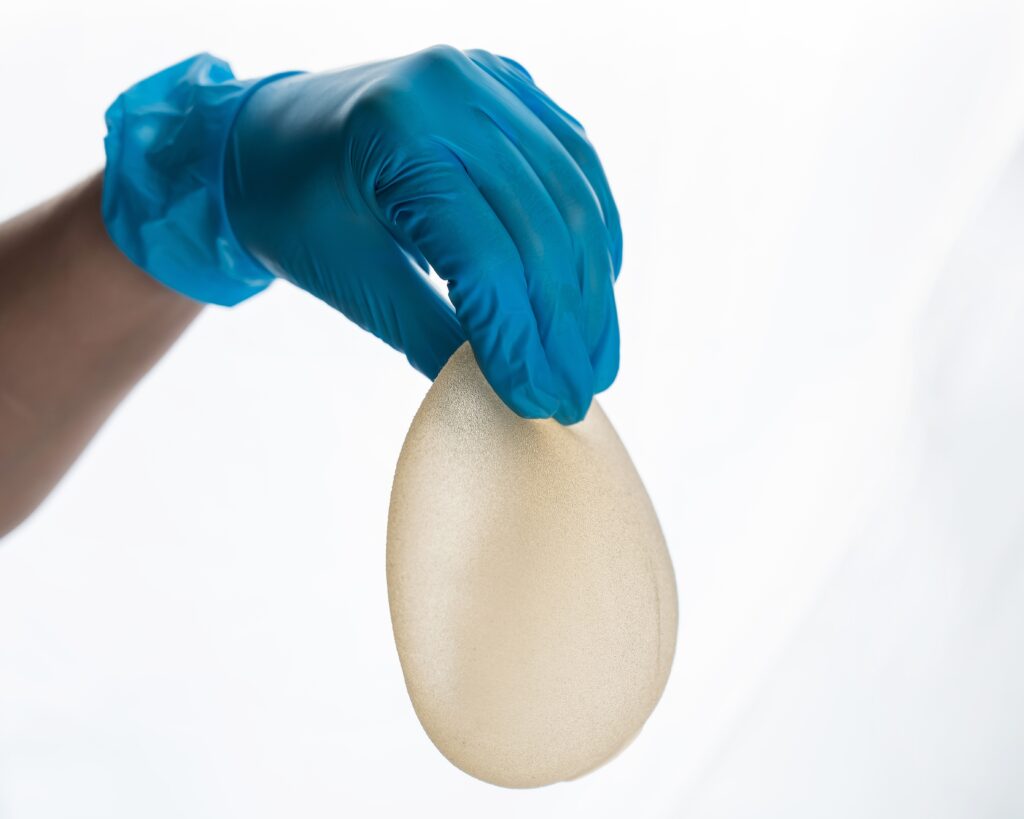 Experience a subtle and natural-looking curve with teardrop breast implants, designed to enhance your natural beauty.